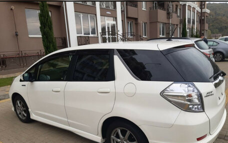 Honda Fit Shuttle I рестайлинг, 2012 год, 999 999 рублей, 1 фотография