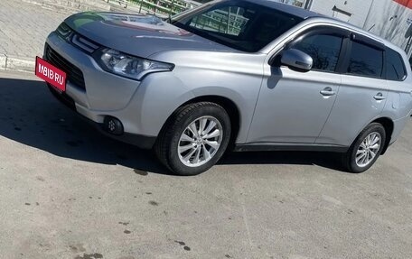 Mitsubishi Outlander III рестайлинг 3, 2013 год, 1 500 000 рублей, 1 фотография