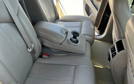 Cadillac SRX II рестайлинг, 2011 год, 1 290 000 рублей, 18 фотография