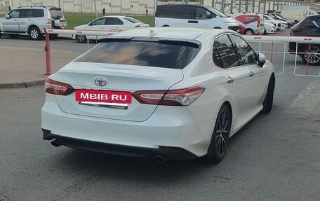 Toyota Camry, 2021 год, 800 000 рублей, 2 фотография