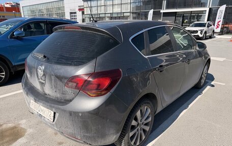 Opel Astra J, 2011 год, 690 000 рублей, 3 фотография