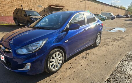 Hyundai Solaris II рестайлинг, 2011 год, 800 000 рублей, 10 фотография
