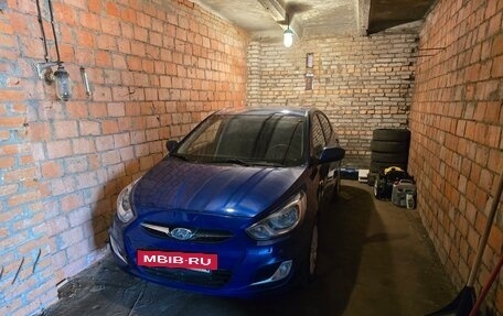 Hyundai Solaris II рестайлинг, 2011 год, 800 000 рублей, 8 фотография
