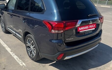 Mitsubishi Outlander III рестайлинг 3, 2017 год, 2 500 000 рублей, 13 фотография