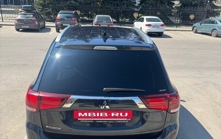 Mitsubishi Outlander III рестайлинг 3, 2017 год, 2 500 000 рублей, 11 фотография