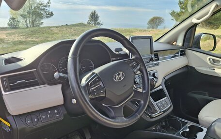 Hyundai Grand Starex Grand Starex I рестайлинг 2, 2019 год, 4 400 000 рублей, 5 фотография