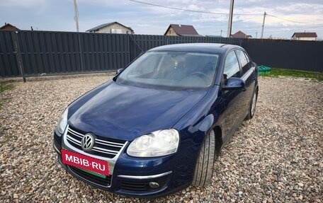 Volkswagen Jetta VI, 2010 год, 550 000 рублей, 2 фотография