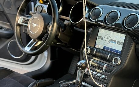 Ford Mustang VI рестайлинг, 2017 год, 2 650 000 рублей, 19 фотография