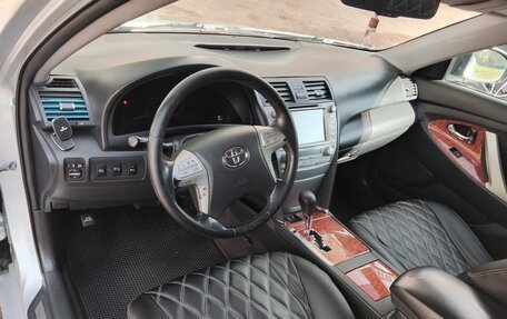 Toyota Camry, 2011 год, 850 000 рублей, 7 фотография