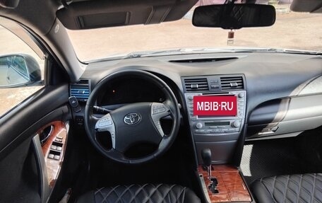 Toyota Camry, 2011 год, 850 000 рублей, 8 фотография