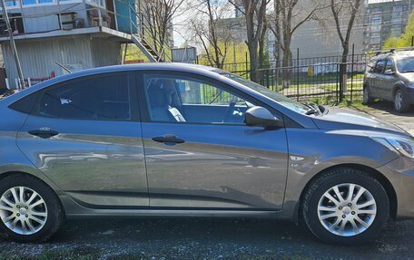 Hyundai Solaris II рестайлинг, 2011 год, 820 000 рублей, 3 фотография