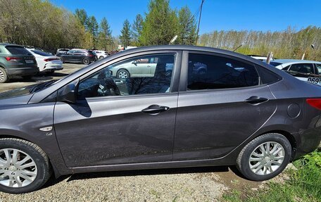 Hyundai Solaris II рестайлинг, 2011 год, 820 000 рублей, 4 фотография