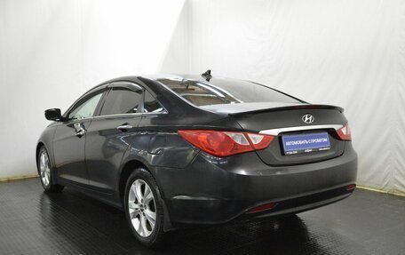 Hyundai Sonata VI, 2011 год, 900 000 рублей, 7 фотография