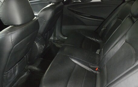 Hyundai Sonata VI, 2011 год, 900 000 рублей, 11 фотография