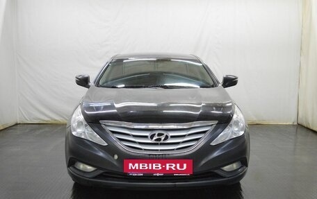 Hyundai Sonata VI, 2011 год, 900 000 рублей, 2 фотография