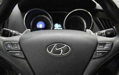 Hyundai Sonata VI, 2011 год, 900 000 рублей, 16 фотография