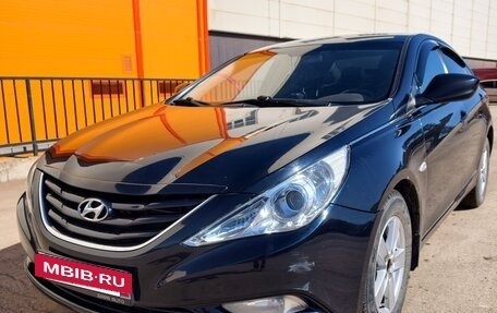Hyundai Sonata VI, 2010 год, 930 000 рублей, 2 фотография