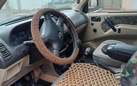 Nissan Terrano II рестайлинг, 2002 год, 700 000 рублей, 6 фотография