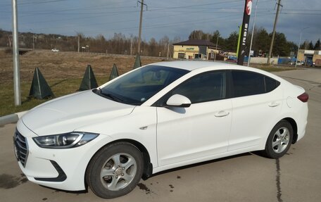 Hyundai Elantra VI рестайлинг, 2016 год, 1 300 000 рублей, 2 фотография