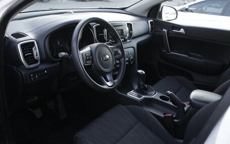 KIA Sportage IV рестайлинг, 2018 год, 2 100 000 рублей, 5 фотография