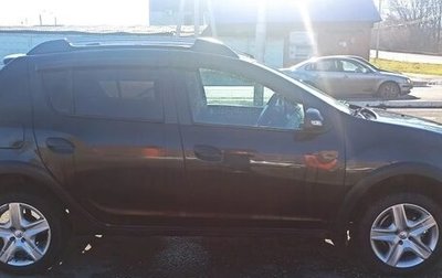 Renault Sandero II рестайлинг, 2015 год, 650 000 рублей, 1 фотография