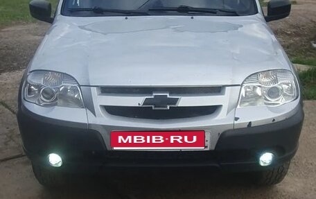 Chevrolet Niva I рестайлинг, 2011 год, 420 000 рублей, 1 фотография