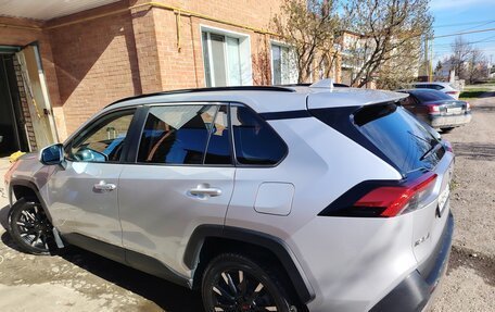 Toyota RAV4, 2020 год, 3 450 000 рублей, 4 фотография