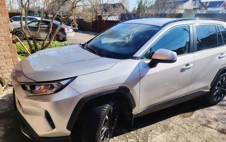 Toyota RAV4, 2020 год, 3 450 000 рублей, 8 фотография