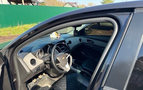Chevrolet Cruze II, 2011 год, 700 000 рублей, 3 фотография