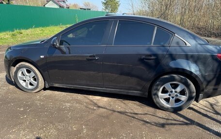Chevrolet Cruze II, 2011 год, 700 000 рублей, 2 фотография