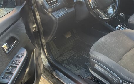 KIA Rio III рестайлинг, 2013 год, 890 000 рублей, 7 фотография