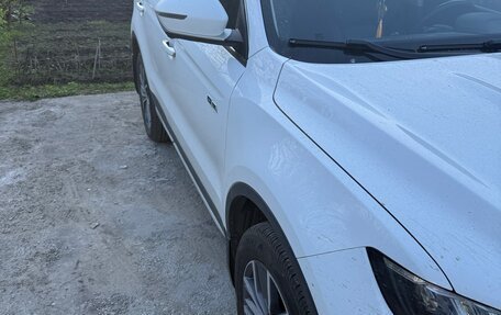 Geely Atlas, 2023 год, 2 500 000 рублей, 4 фотография
