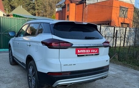 Geely Atlas, 2023 год, 2 500 000 рублей, 3 фотография