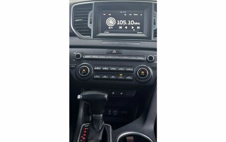 KIA Sportage IV рестайлинг, 2018 год, 2 199 000 рублей, 14 фотография