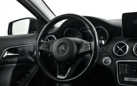 Mercedes-Benz GLA, 2017 год, 1 999 900 рублей, 14 фотография