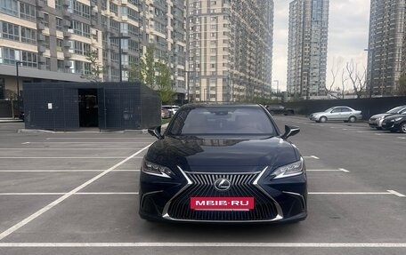 Lexus ES VII, 2019 год, 4 300 000 рублей, 2 фотография