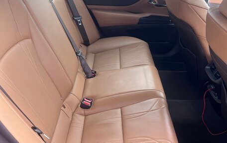 Lexus ES VII, 2019 год, 4 300 000 рублей, 13 фотография
