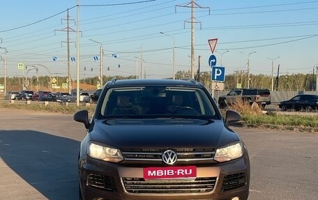 Volkswagen Touareg III, 2010 год, 1 660 000 рублей, 2 фотография