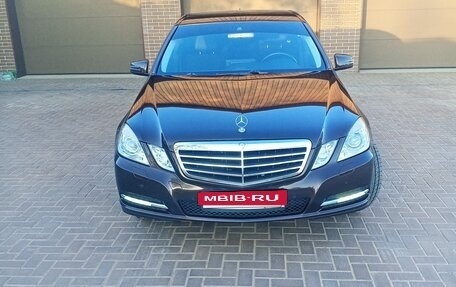 Mercedes-Benz E-Класс, 2011 год, 1 800 000 рублей, 2 фотография