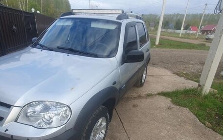 Chevrolet Niva I рестайлинг, 2011 год, 420 000 рублей, 4 фотография