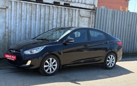 Hyundai Solaris II рестайлинг, 2012 год, 850 000 рублей, 3 фотография