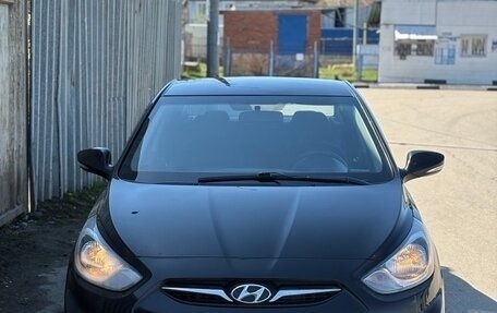 Hyundai Solaris II рестайлинг, 2012 год, 850 000 рублей, 2 фотография