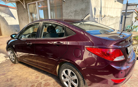 Hyundai Solaris II рестайлинг, 2011 год, 850 000 рублей, 4 фотография