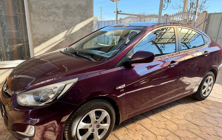 Hyundai Solaris II рестайлинг, 2011 год, 850 000 рублей, 2 фотография