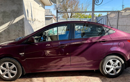 Hyundai Solaris II рестайлинг, 2011 год, 850 000 рублей, 3 фотография