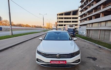 Volkswagen Passat B8 рестайлинг, 2021 год, 3 750 000 рублей, 1 фотография