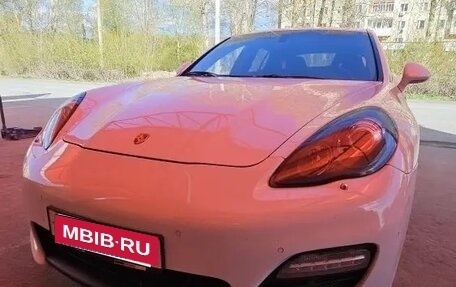 Porsche Panamera II рестайлинг, 2013 год, 1 фотография
