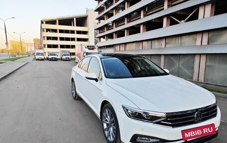 Volkswagen Passat B8 рестайлинг, 2021 год, 3 750 000 рублей, 2 фотография