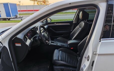 Volkswagen Passat B8 рестайлинг, 2021 год, 3 750 000 рублей, 7 фотография