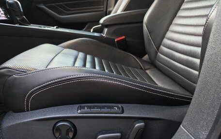 Volkswagen Passat B8 рестайлинг, 2021 год, 3 750 000 рублей, 14 фотография